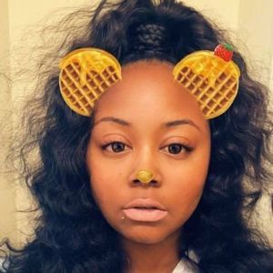 Meet your Posher, Ayindee